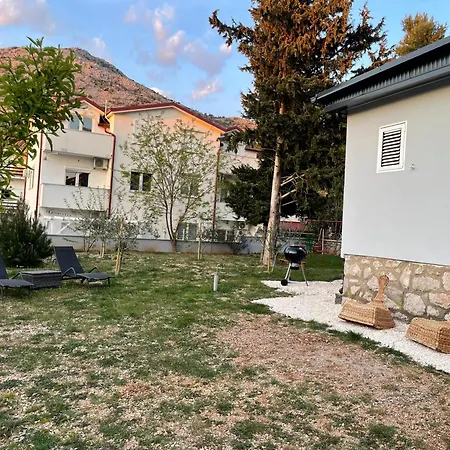 Lola - Large Outdoor Area Ferienhaus Starigrad Paklenica