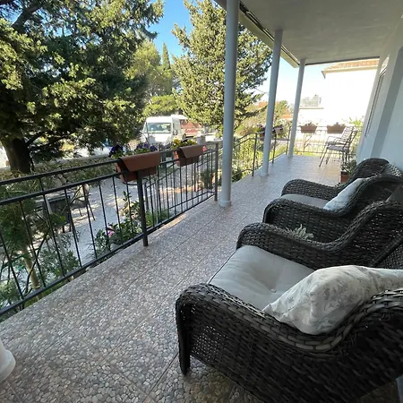 Lola - Large Outdoor Area Ferienhaus Starigrad Paklenica