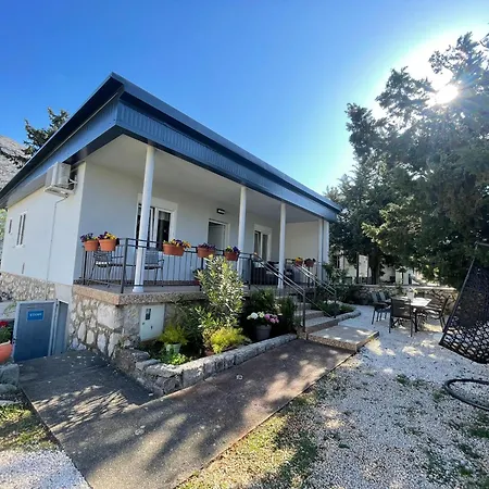 Ferienhaus Lola - Large Outdoor Area Starigrad Paklenica