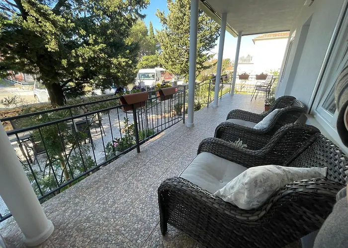 Lola - Large Outdoor Area Сasa de vacaciones Starigrad Paklenica