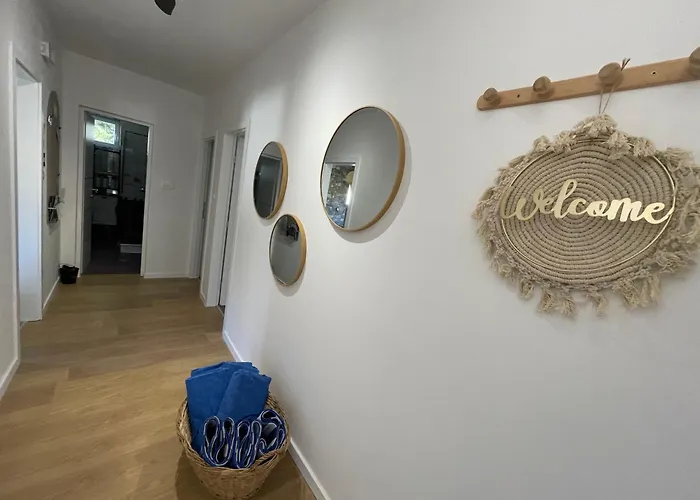 Lola - Large Outdoor Area Starigrad Paklenica