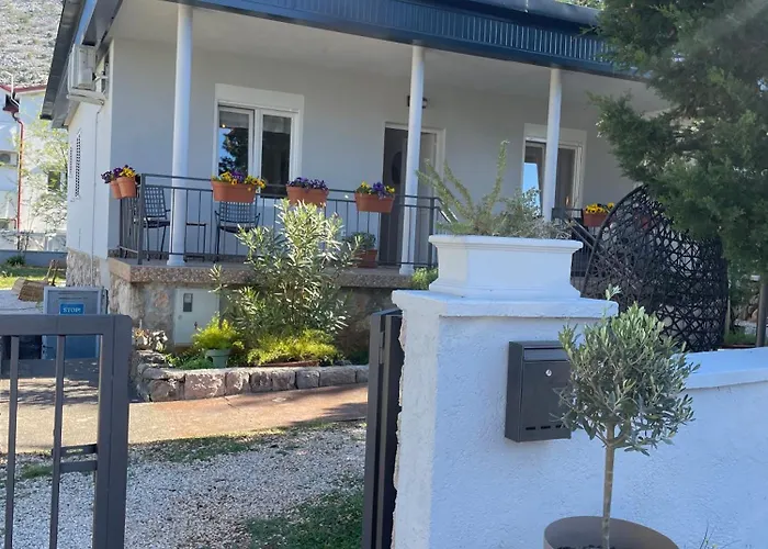 Сasa de vacaciones Lola - Large Outdoor Area Starigrad Paklenica