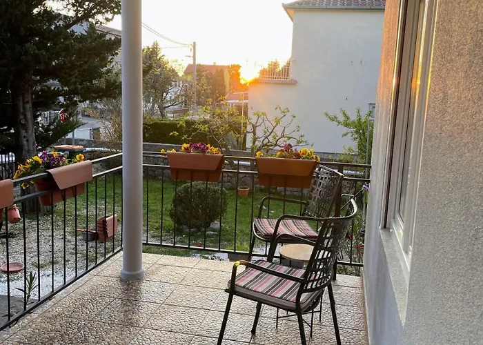 Lola - Large Outdoor Area Стариград-Пакленица